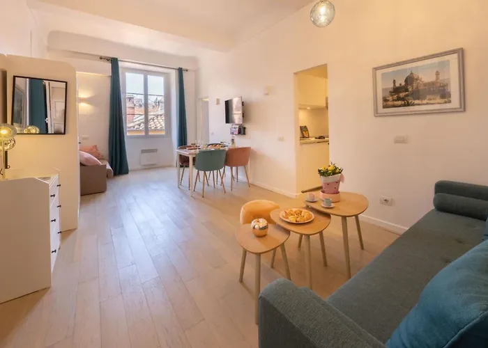 Bel appartement au cœur du vieux Nice